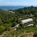 Aperanto Seaview Apartments